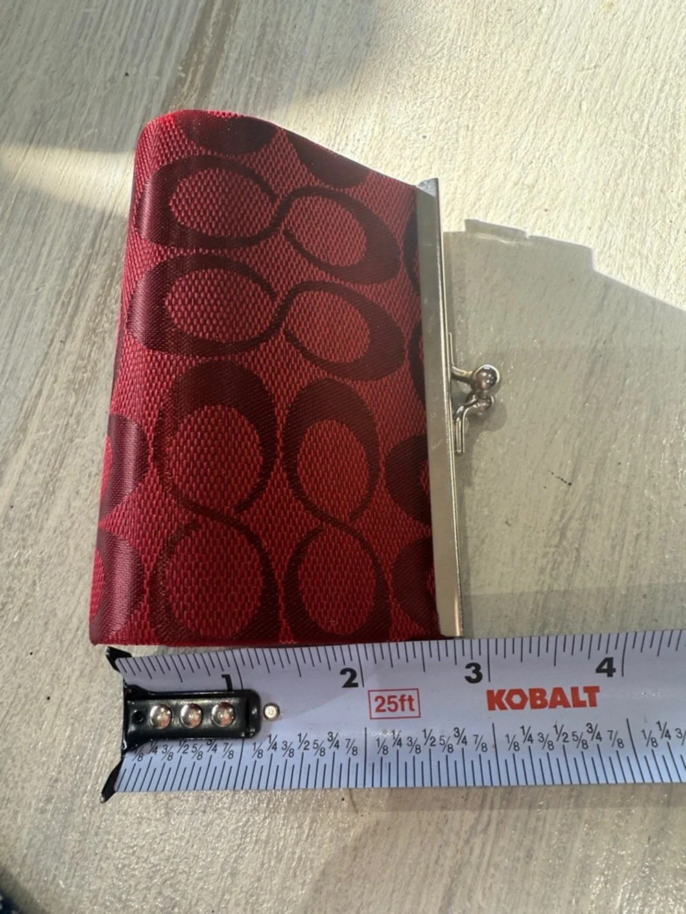 Source Unknown Red Jacquard Frame Clutch with Kiss-Lock
